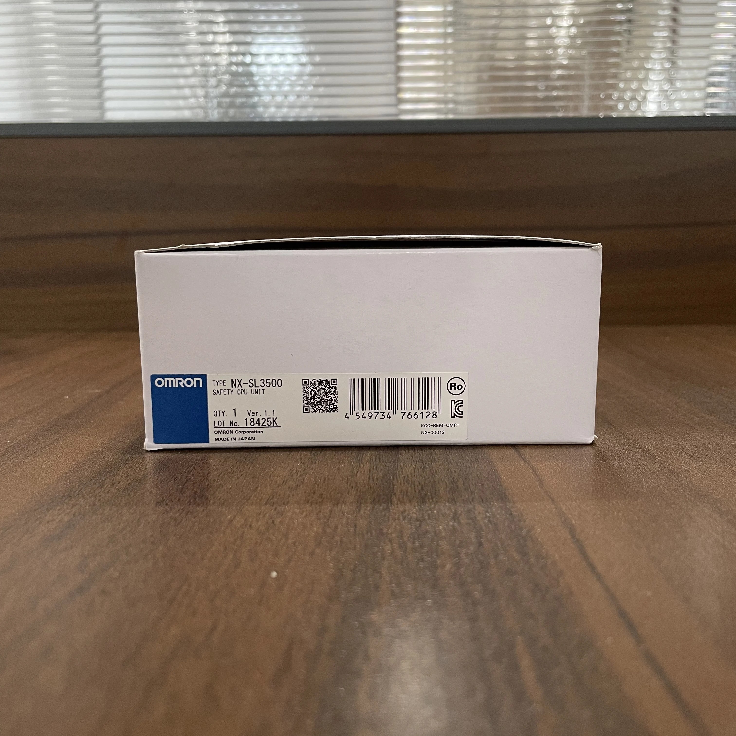 وحدة تحكم السلامة PLC للأتمتة الصناعية NX-SL3500 مع 128 وصلات رئيسية وتكامل EtherCAT FSoE وحالة جديدة