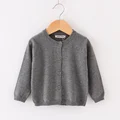 Gris oscuro