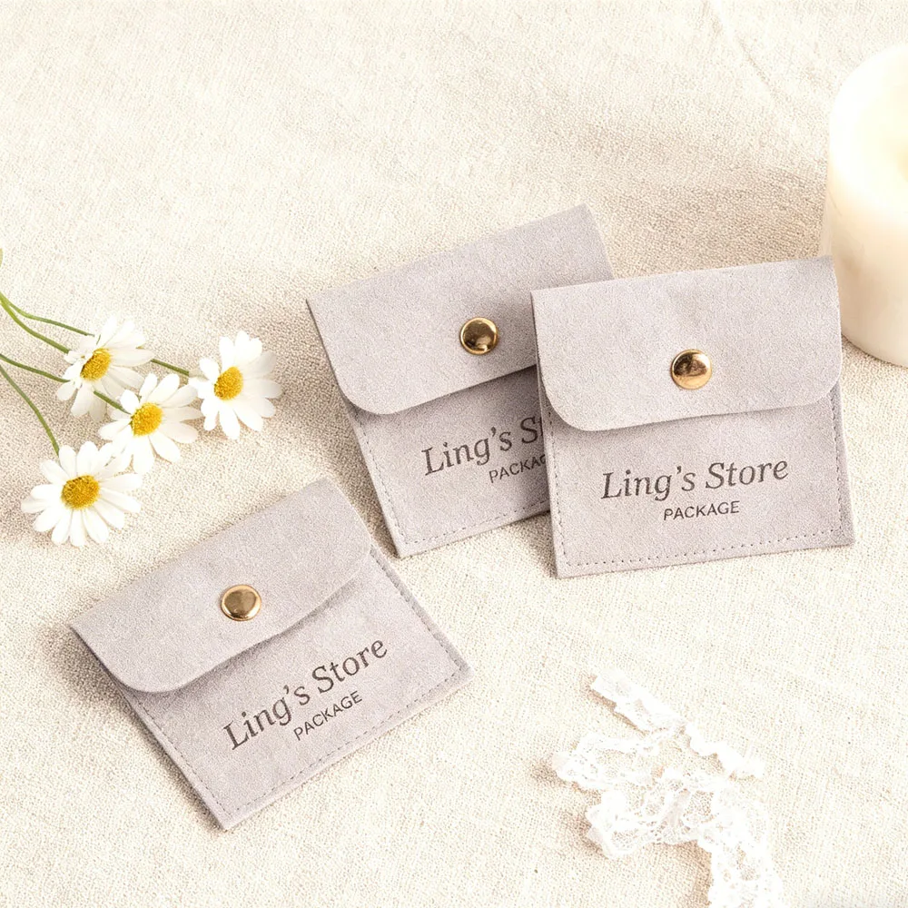 

50 шт., серый бархатный мешок из микрофибры с логотипом, высокое качество, подарочная упаковка для ювелирных изделий, сумка для хранения, свадебные сувениры, карманы для конфет