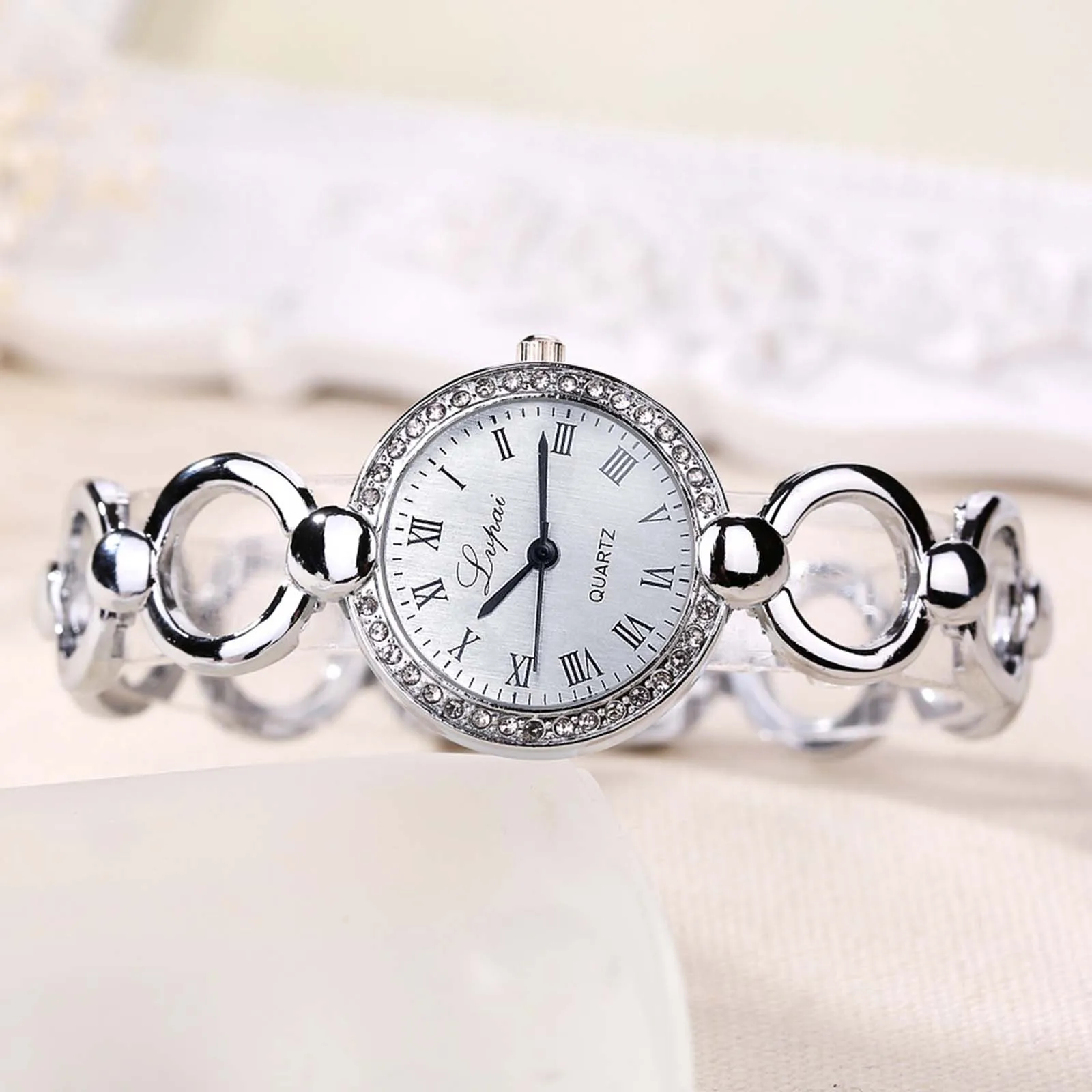 1PC Ladies Watch Fashionable Temperament Watch New Elegant Simple Casual Watch Luxury Quartz Watch-silver