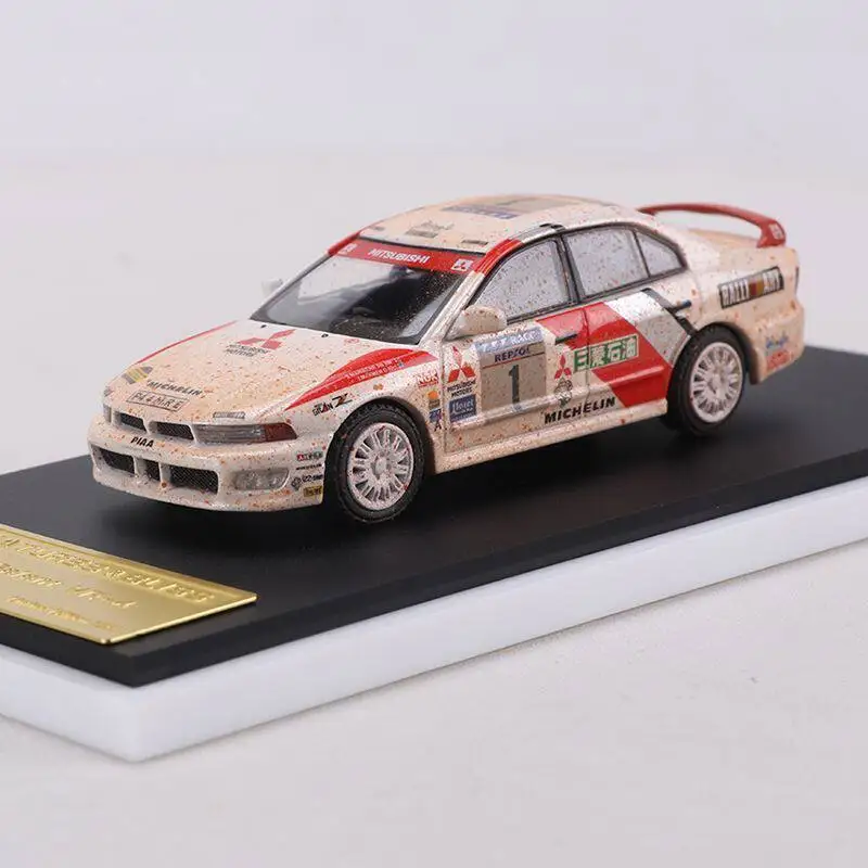 Металлическая модель внедорожника Mitsubishi в масштабе 1:64 (серия Diecast MK)