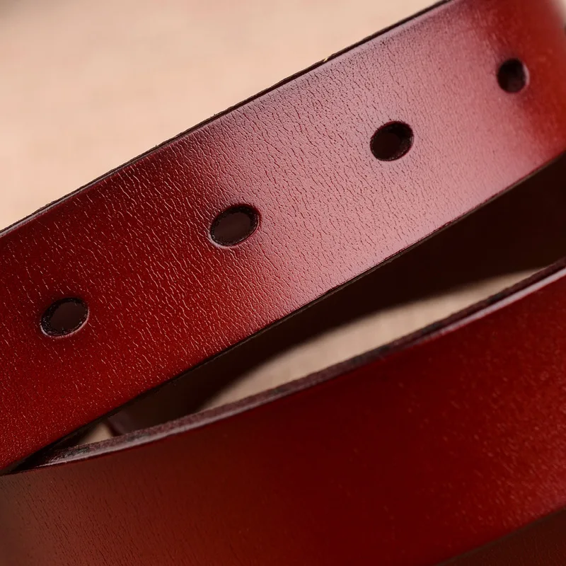 

2.8CM X 105CM Hot Sale Ladies Cowhide Belt Leisure Black Buckle Bright Wine Red Color Luxury Goods Decoration Fashion Wholesale