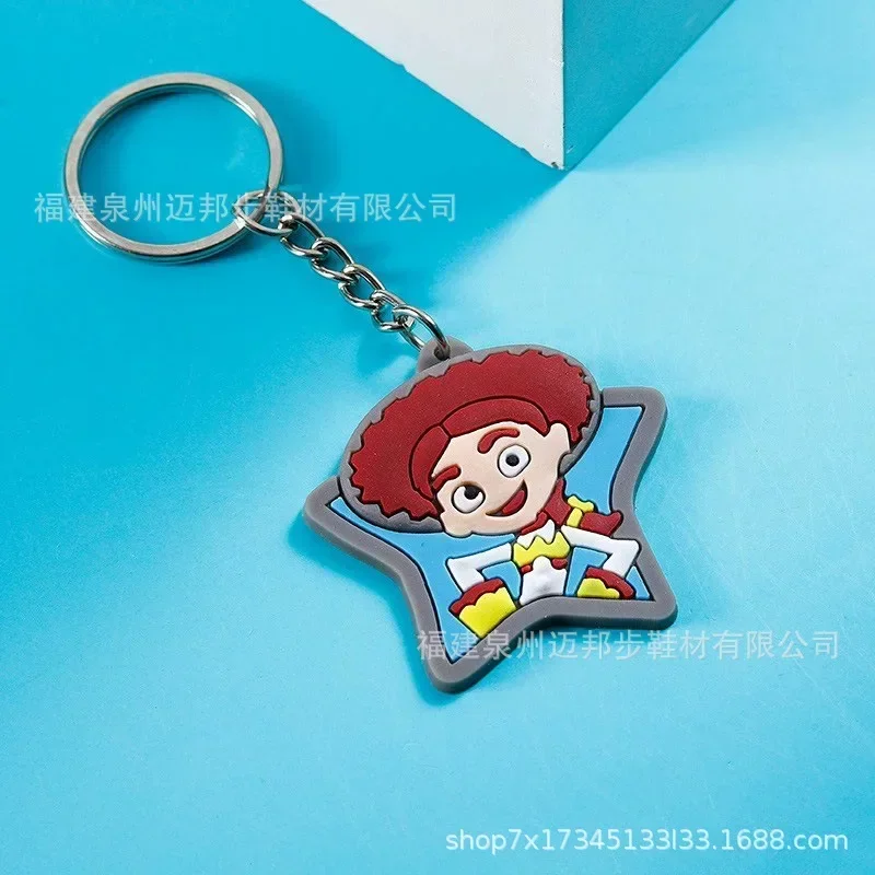 Disney Anime Pixar Car Lightning McQueen Mater Jackson llavero lindo dibujos animados mochila percha decoración juguete para niños regalo