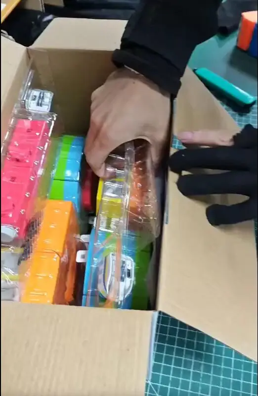 2025 Latest Educational Toys 59/118pcs Assembly Magic Track Train Set Children'S Toys Non-Remote Control Rail Car Gift Box