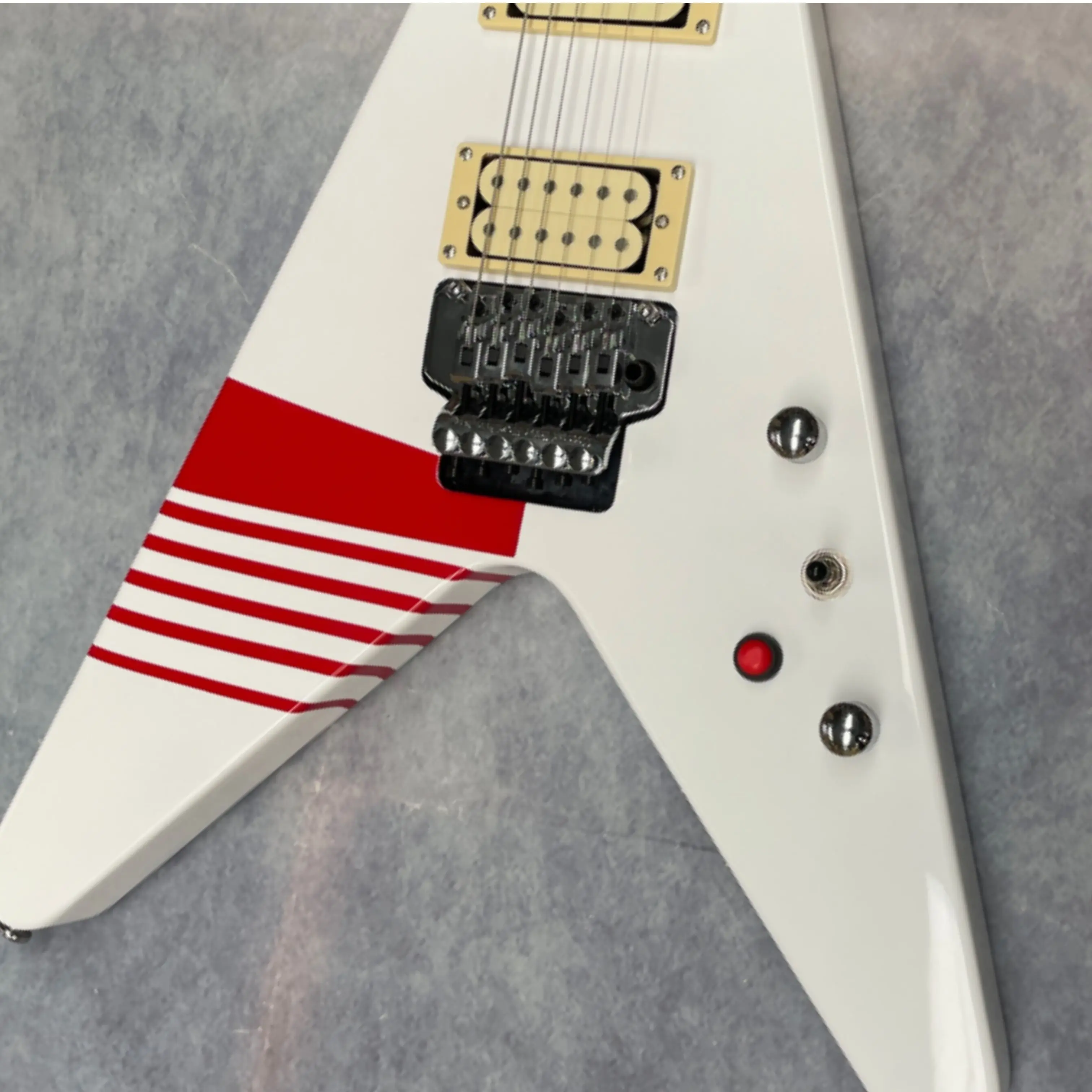 Eye-Catching Red And White Striped Electric Guitar With HH Pickups,Red switch,Tremolo System Guitars Smooth Playability Guitarra