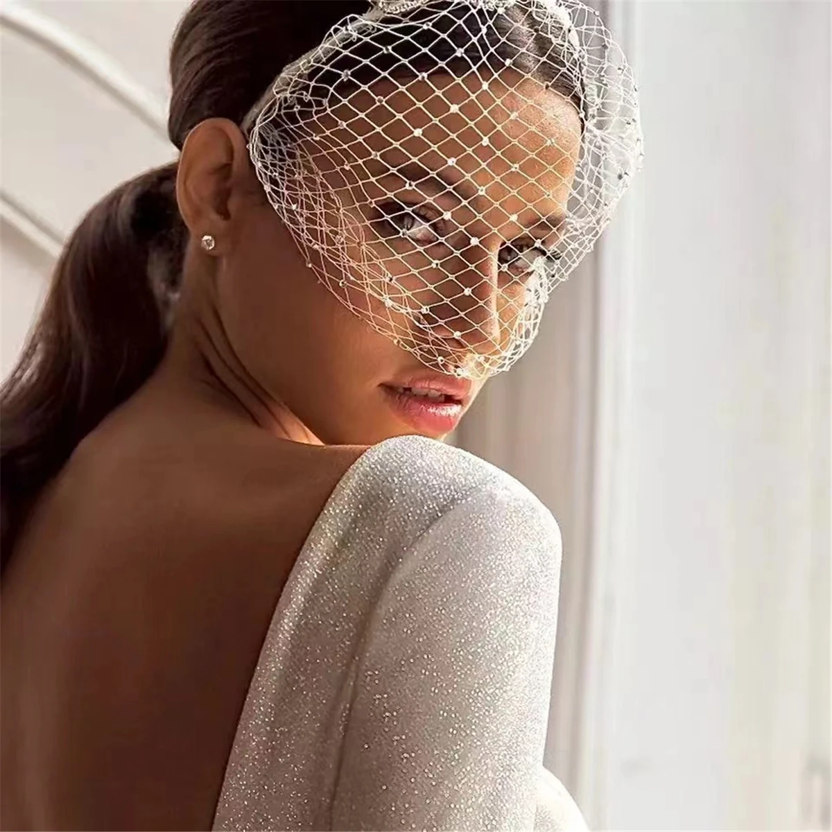 Face Veil Bridal Simple Blusher Veil Rhinestones Elegant Bride Veil Detachable Birdcage Veil on the Face Black White Party