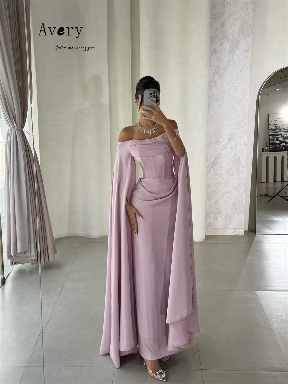 Avery op maat gemaakte off-shoulder roze fishtail enkellange luxe damesavondjurken 2025, luxe elegante feestjurk voor dames