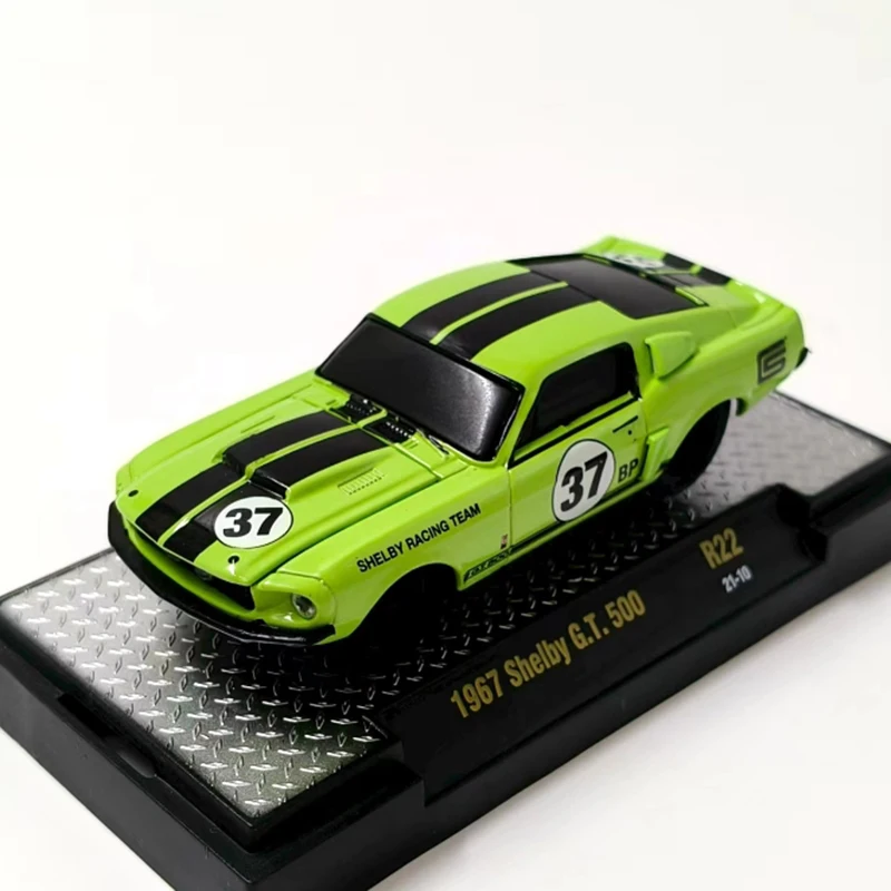 M2 1:64 스케일 쉘비 GT500 스포츠카 합금 시뮬레이션 자동차 모델 정적 컬렉션 장식 휴일 선물 장난감 기념품 선물