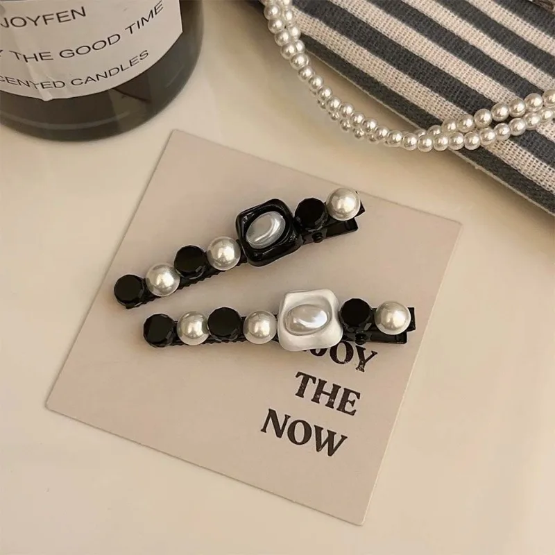 New French retro pearl duck bill clip niche design headgear ins style versatile high sense simple black white hair accessories