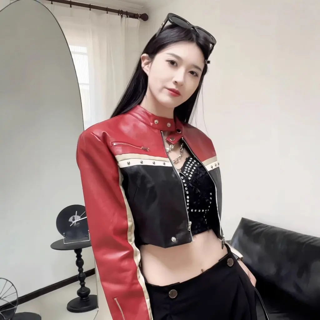 سترة جلدية نسائية بياقة واقفة من جلد البولي يوريثان، نمط قصير، خياطة ملونة متباينة، نمط مخصص، نمط حار