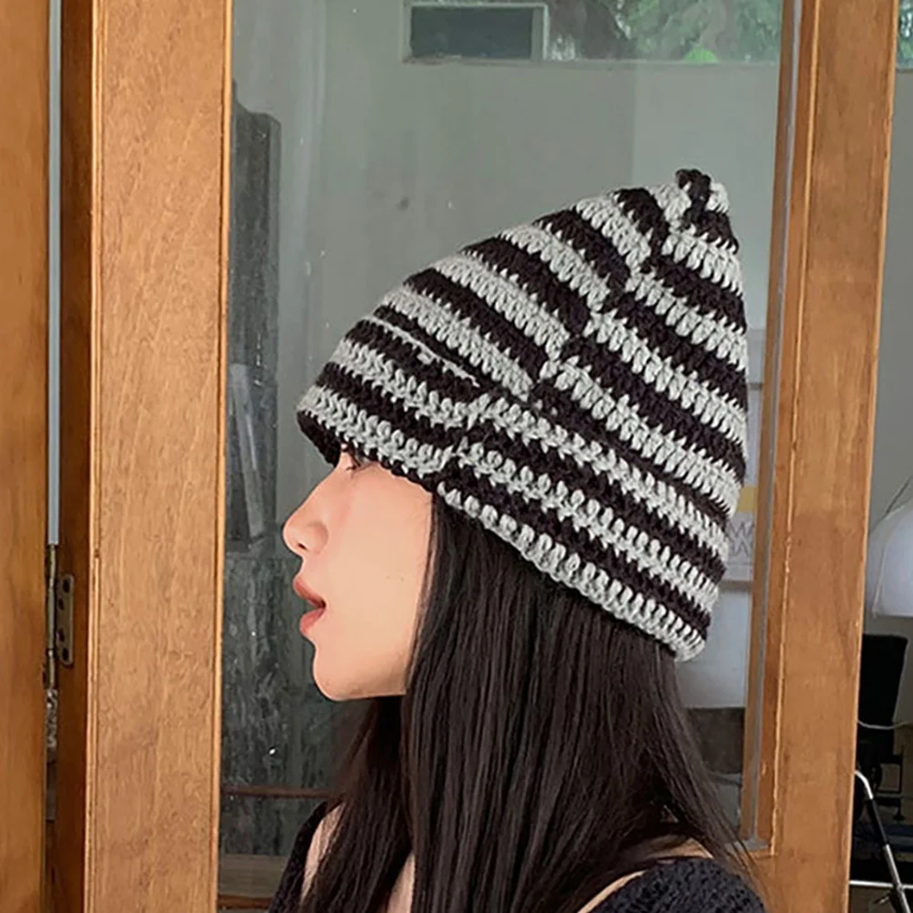 หมวกบีนนี่ไหมพรมสำหรับผู้หญิง ดีไซน์หูปีศาจสุดน่ารัก อุ่นสบาย เหมาะสำหรับใส่เที่ยวข้างนอก สไตล์ลำลอง แฟชั่นทันสมัย