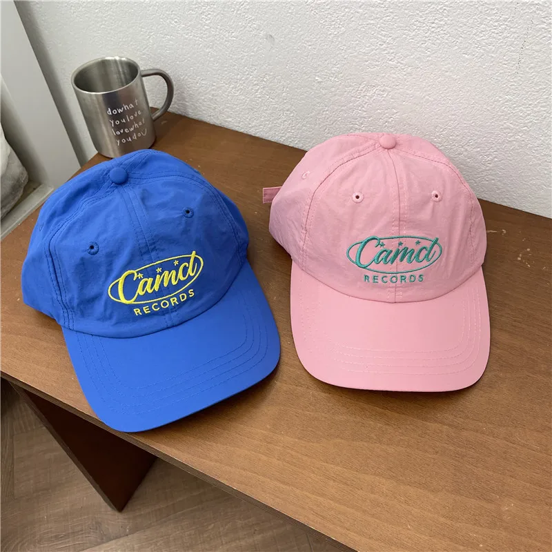 Czapka z daszkiem New Color Embroidery Pink z literami Zakrzywione rondo Cienka czapka z daszkiem