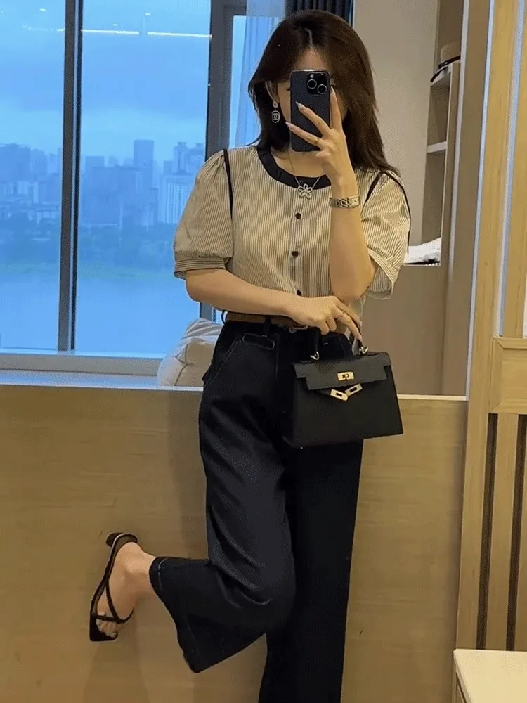 

Color Blo Striped round Ne ort Sve irt Women's T-irt 2025 New Summer f Sve Unique Design Top Korean Sle