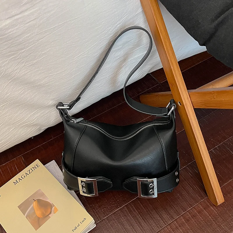 

Черная сумка-багет на плечо для женщин, тренд 2026 года, из искусственной кожи, модная дорожная сумка-шоппер, клатч на цепочке