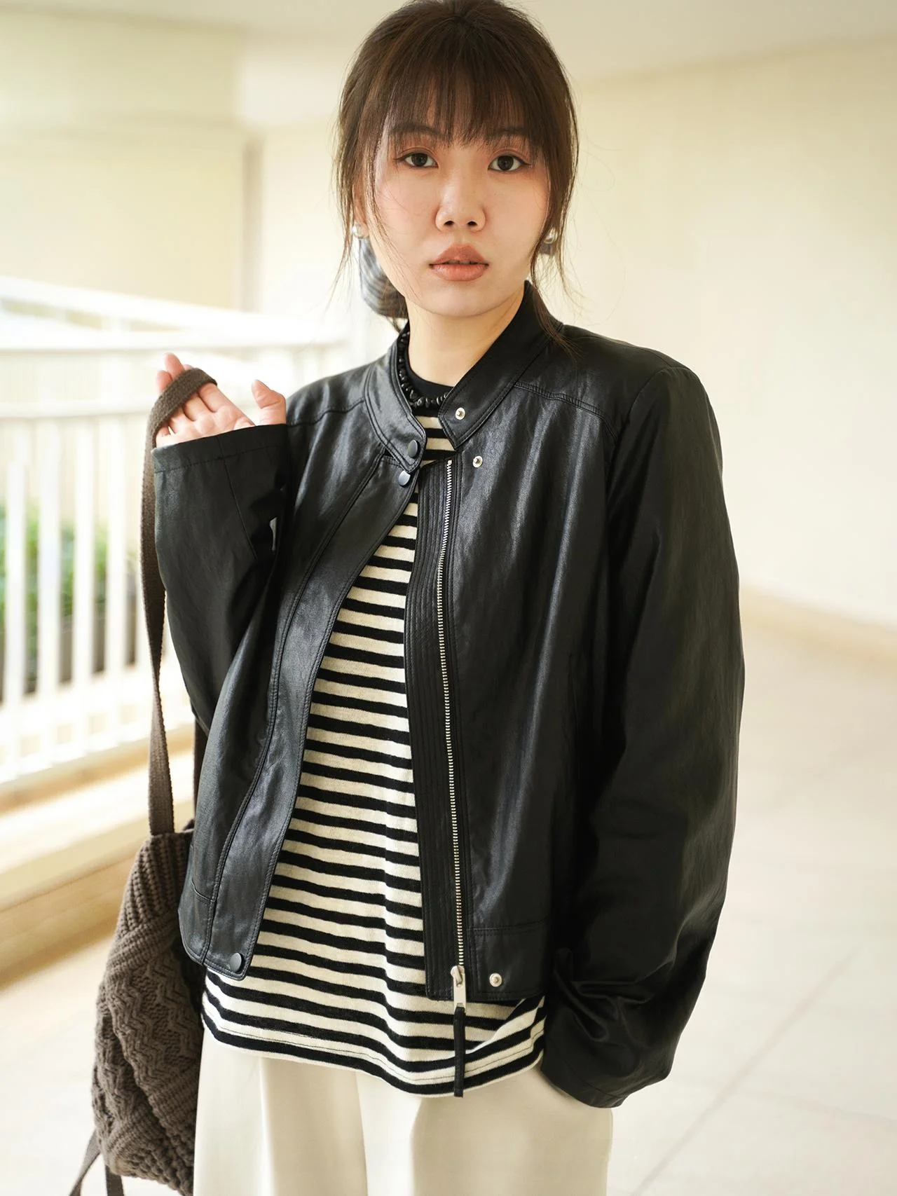 Casual Short Sleeveless PU Leather Jacket Women's Stand Collar Biker Coat Spring Summer Fashion Straight Cut Fit Zipper Closure
