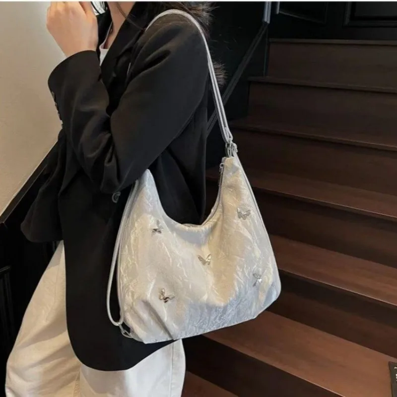 

Attractive Sleek Diaper Bag Crossbody Parenting Museum Trip Baby Exquisite Fashionable Chic Timeless Elegant Stylish Organized