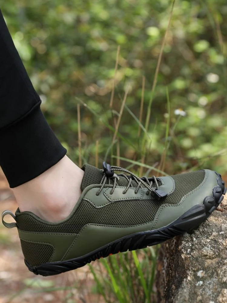 ตาข่ายด้านบนBreathable Manรองเท้าผ้าใบลําลองLow-Top Originalแฟชั่นราคาเดินน้ําหนักเบาคุณภาพสูงกีฬารองเท้าสําหรับชาย