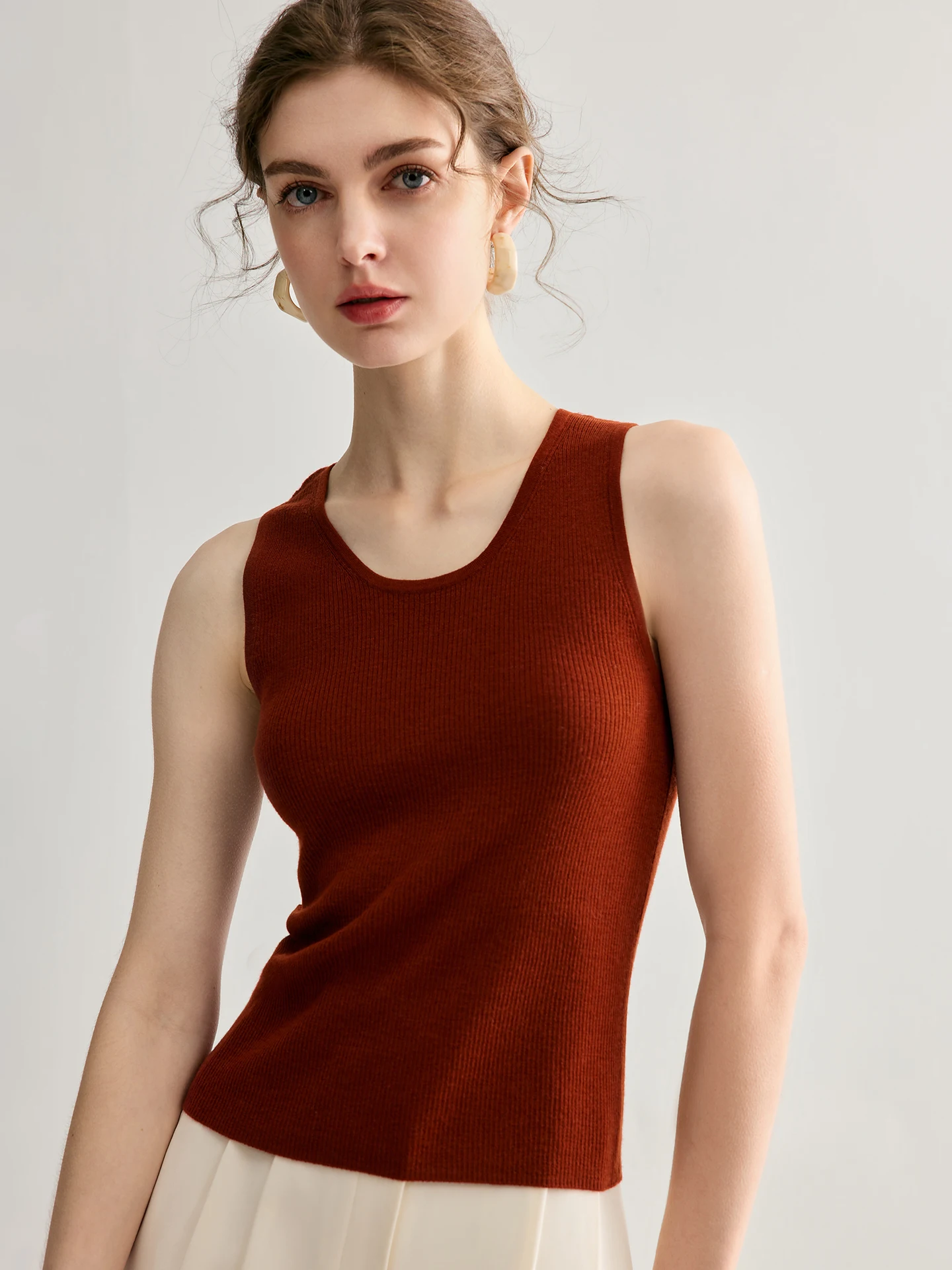 

Женский вязаный жилет из 100% чистой шерсти, тонкой вязки, 60-й плотности, с круглым вырезом, новинка