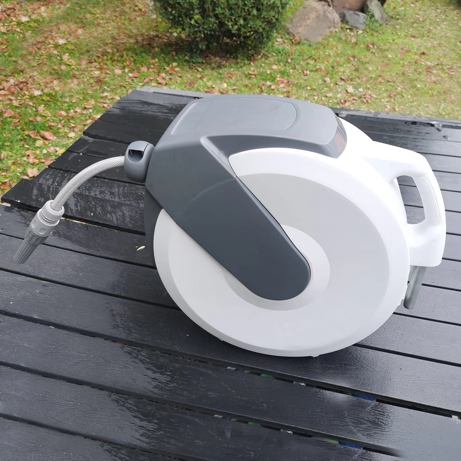 

Automatic Garden Hose Reel European Standard Wall Mount PVC Hose Reel Retractable Watering Hose for Home Use