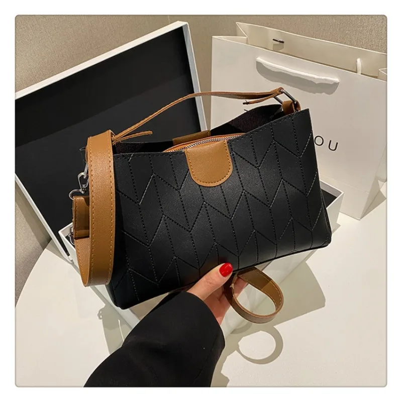 Simple Popular Casual Women Bag 2024 Autumn Fashion Shoulder Crossbody Foreign Bamboo Stick Pattern Portable Tote Bag Handbag