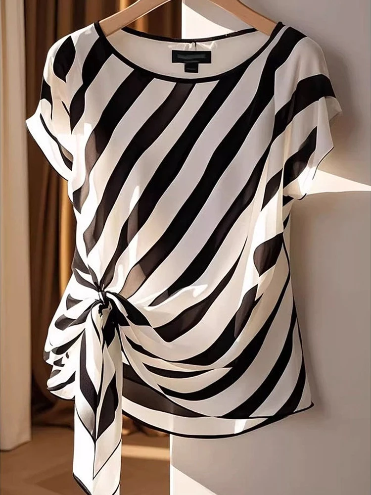 

Новая летняя женская шифоновая блузка с коротким рукавом, белая в полоску, с асимметричным дизайном, в корейском стиле, свободного кроя, с круглым вырезом