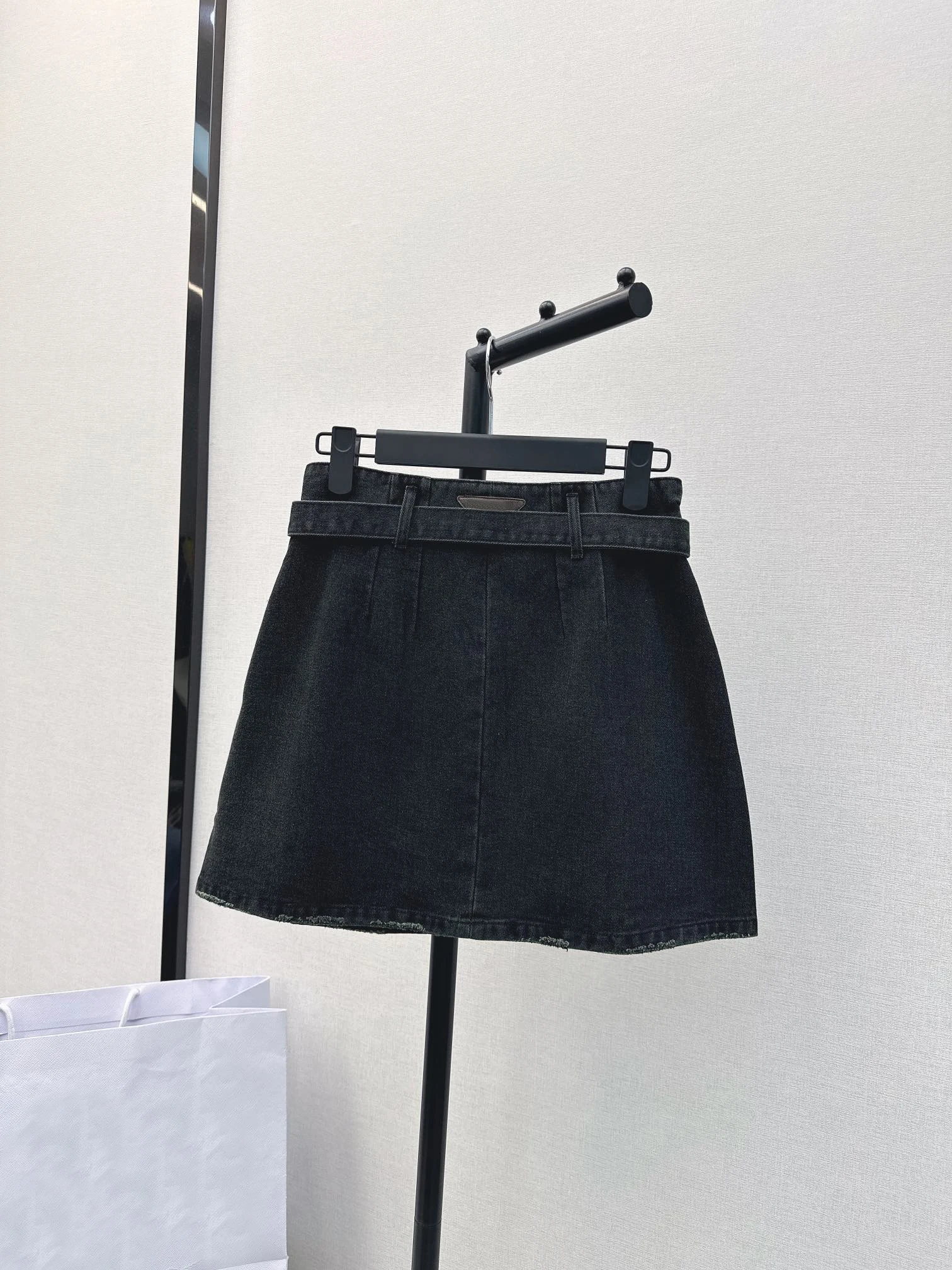 

Denim Half Skirt Waistband Design Fashionable Temperament Slimming Soft and Comfortable 2023 autumn women's new hot
