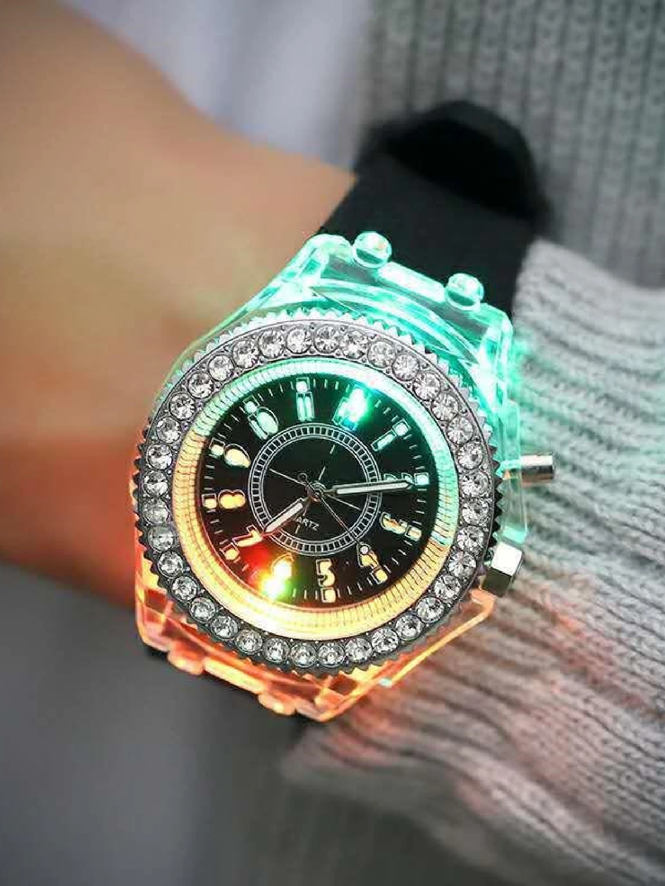 Men Flash Luminous Personalized Rhinestone LED Watch Trends Students Lovers Jelly Woman Men Watches Harajuku Light Wrist Watch