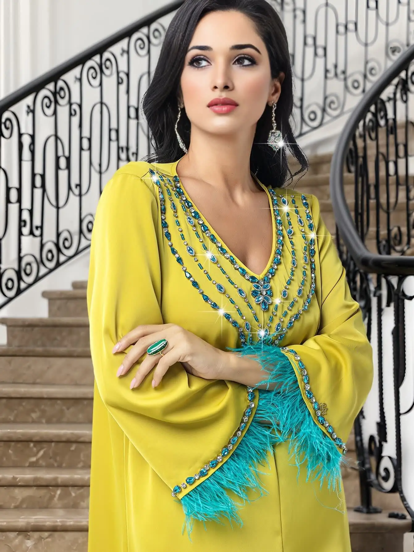 

Eid Abaya Dubai Luxury Diamonds Muslim Women Dress Kaftan Morocco Caftan Robe Femme Musulmane Vestidos Feather Islam Jalabiya