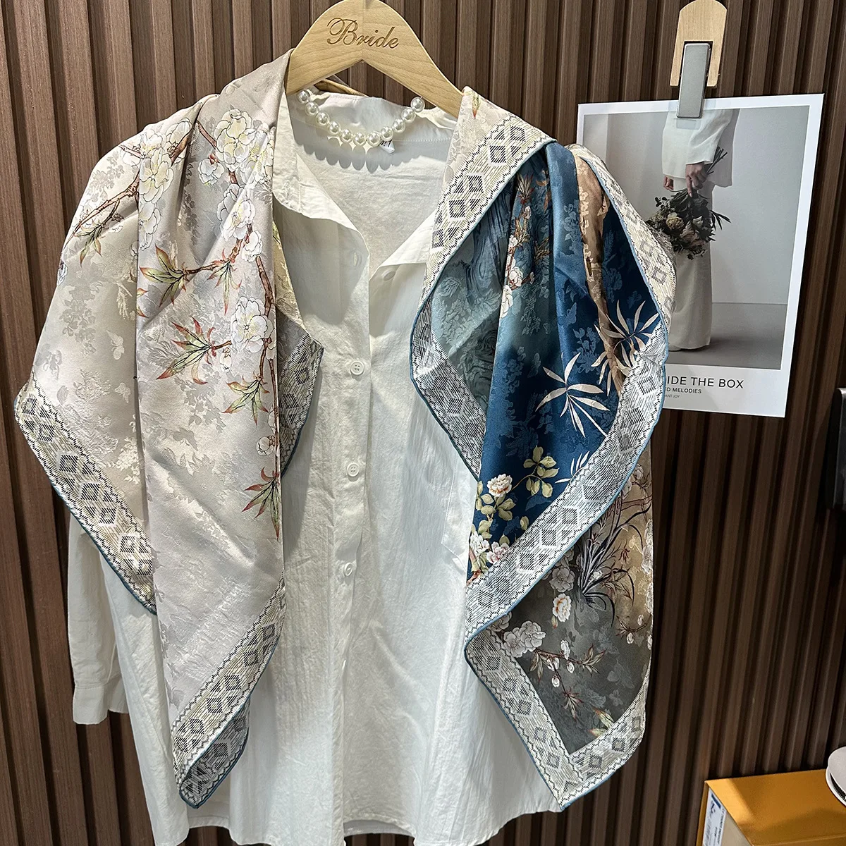 100% Mulberry Silk Square Scarf 19MM Heavyweight Twill Hand-rolled Hem Double-sided Printing High-End Fashion Accessory