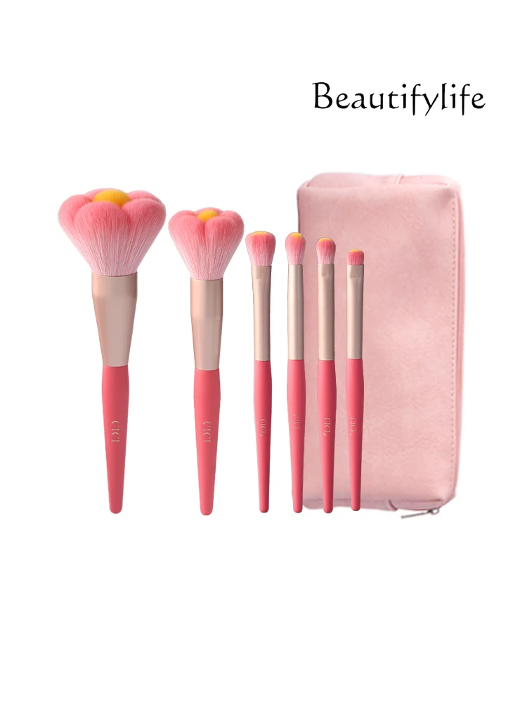 Cute makeup brush novice makeup cover tool blush brush eyeshadow highlight makeup brush cute creative