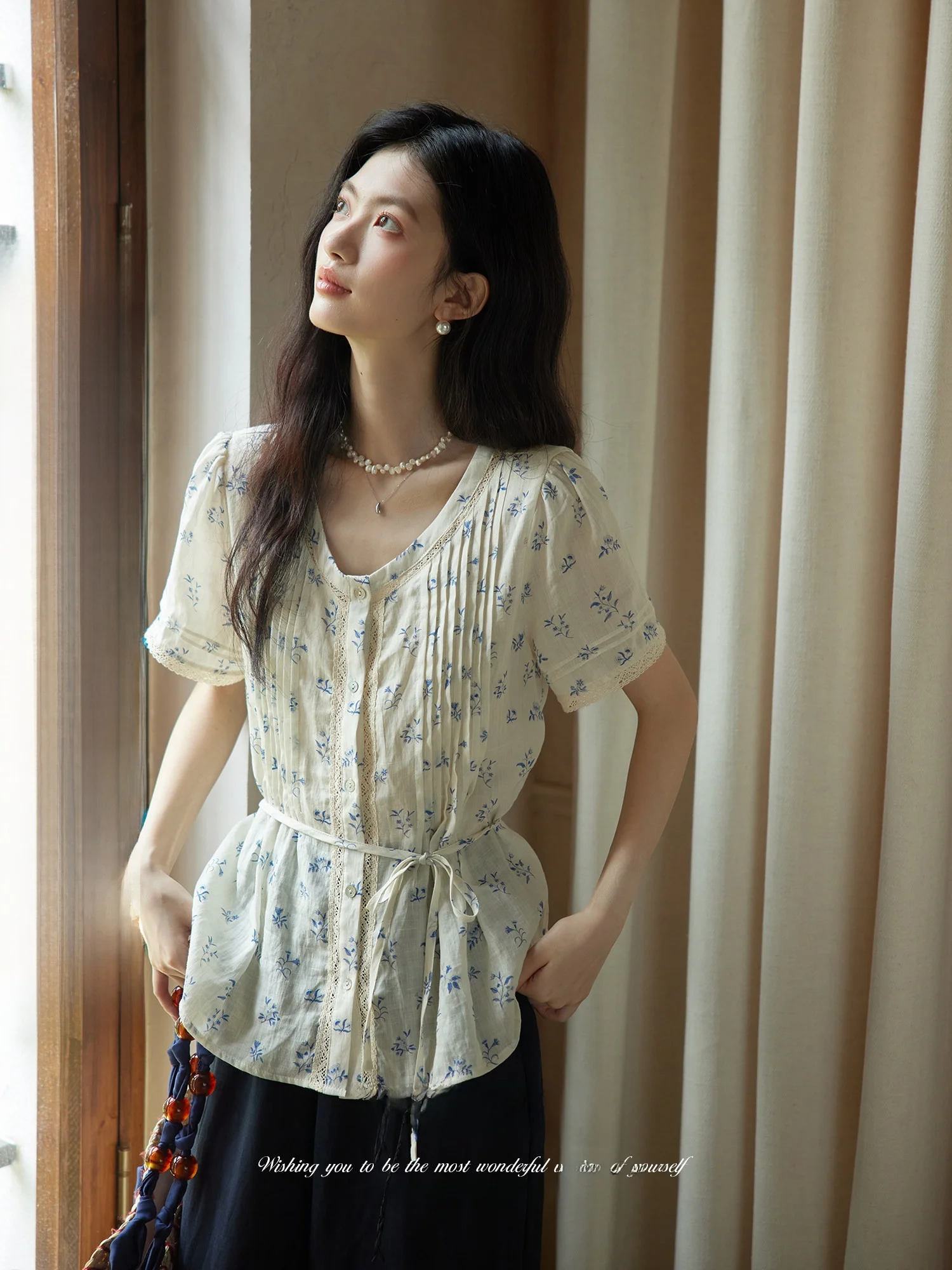 

Белая кружевная блузка с цветочным узором для женщин, летняя, винтажная, художественная, приталенная, с V-образным вырезом, повседневная, свободного кроя