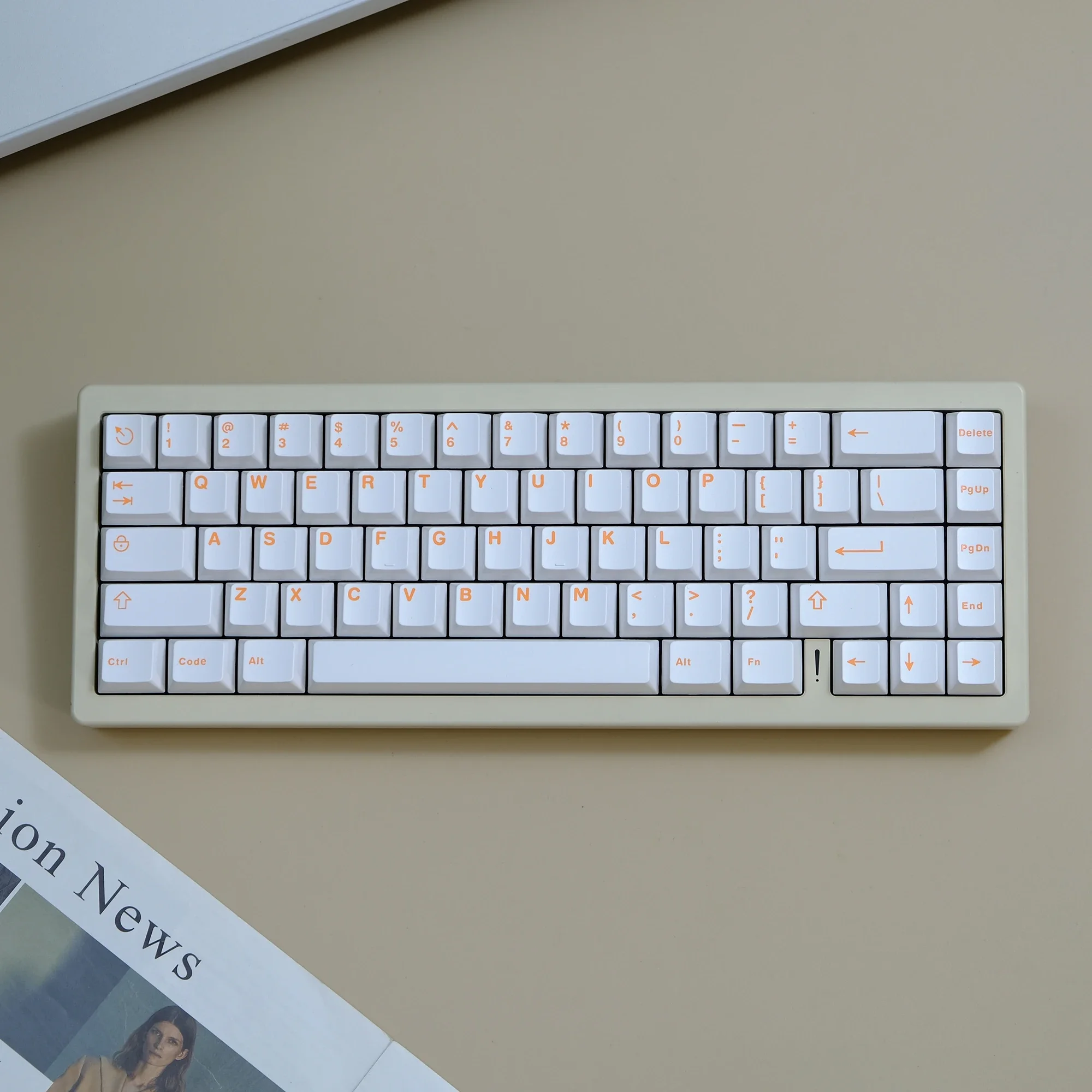 121 Aifei Keycaps ABS Double Shot White with Orange Letters Cherry Height for Mechanical Keyboard AULA F75 Ajazz Anne Pro 2 Game