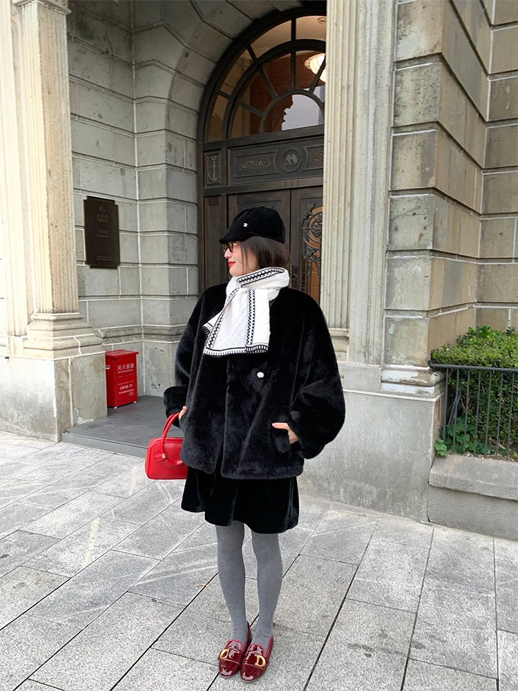 Ekologiczny płaszcz ze sztucznego futra damski 2024 nowy design unikalny mały rozmiar skóra ekologiczna i futro odzież wierzchnia długi płaszcz