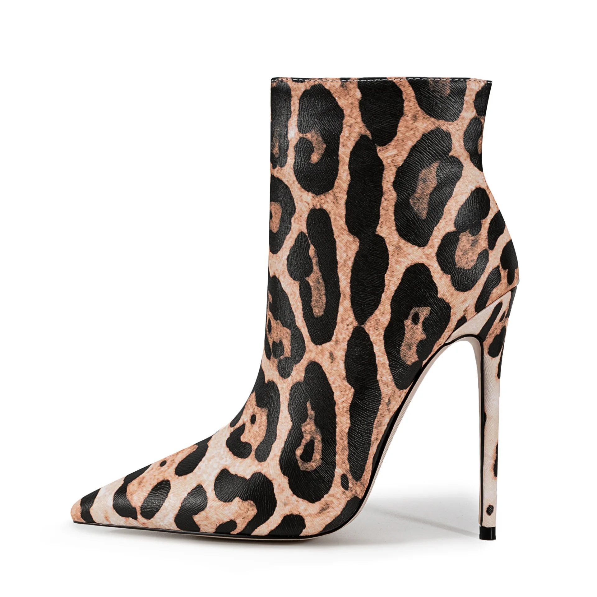 

Arden Furtado 2024 Winter Brown leopard print Short boots Pointed toe Side zipper Super high heel Modern boots Extra large size