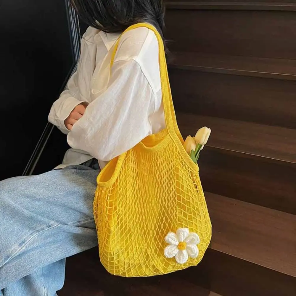 حقيبة كتف منسوجة مجوفة من البوليستر بجيوب على الطراز الكوري وحقائب يد شبكية على شكل زهرة تغطي الحواف بسعة كبيرة