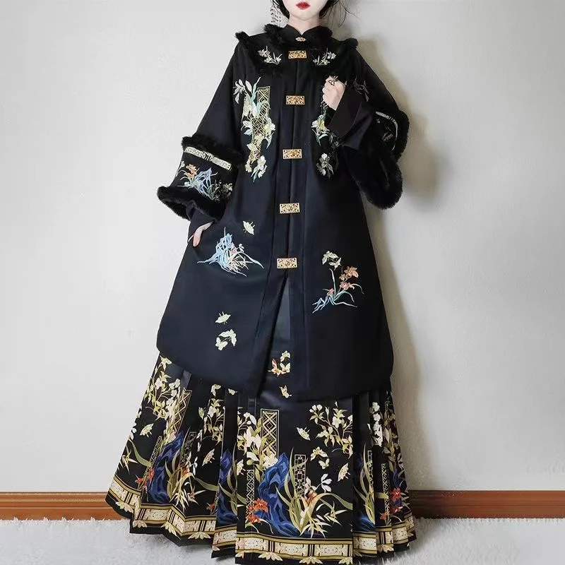 المرأة الشتاء رشاقته جولة الرقبة معطف طويل المتخصصة القديمة سيدة غنية تأثيري حلي التقليدية الأزهار فراشة التطريز Hanfu