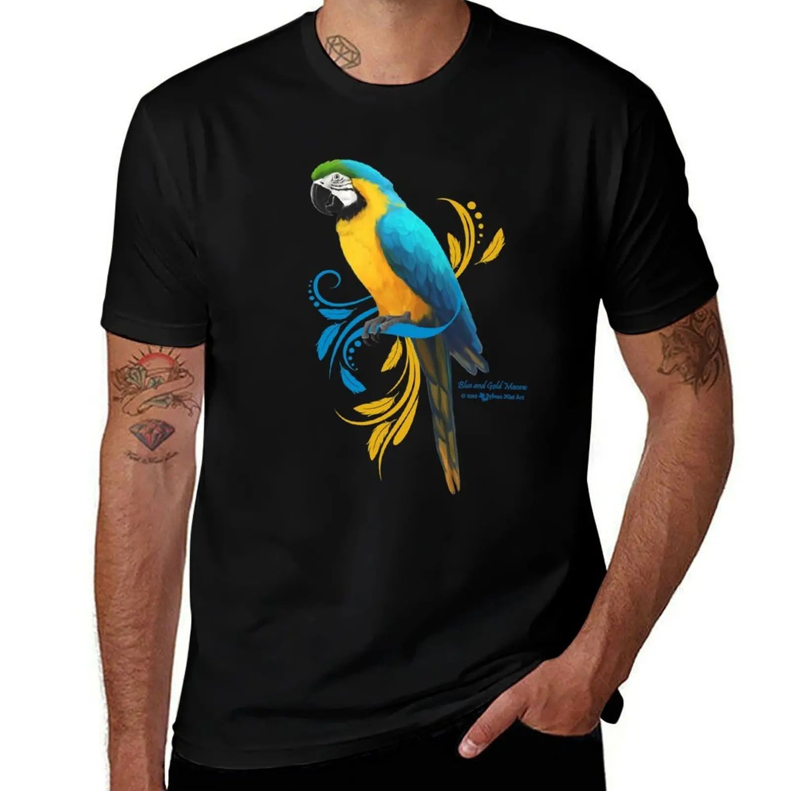 Blue and Gold Macaw T-Shirt Quick Dry Outdoor Sports T-Shirt