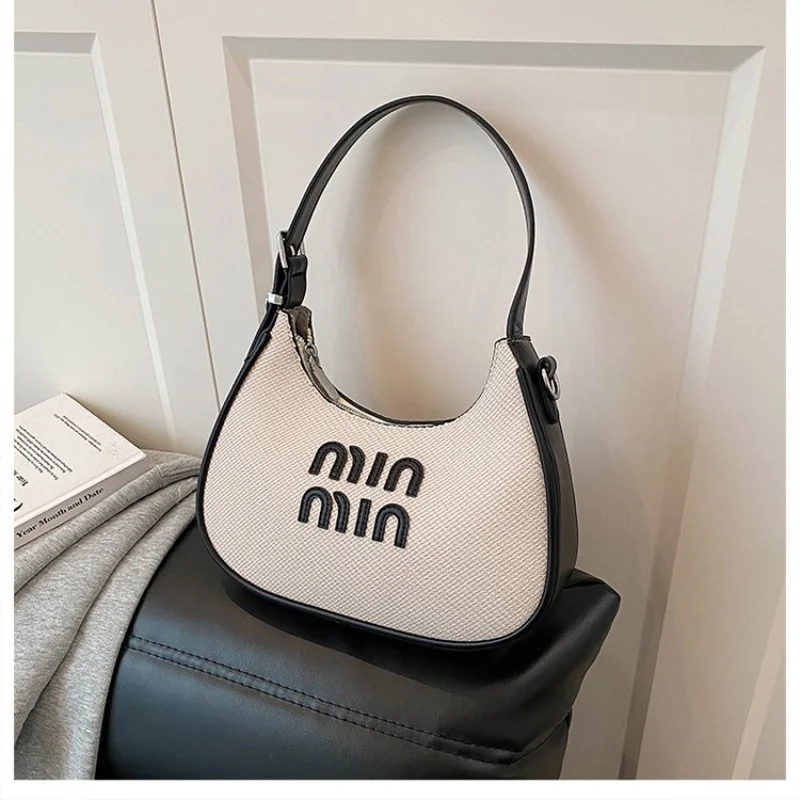 

Women's Messenger Bag Made Of Jasmine-Patterned Leather Featuring Paris Casual Vintage Spacious Daily Refined Look​