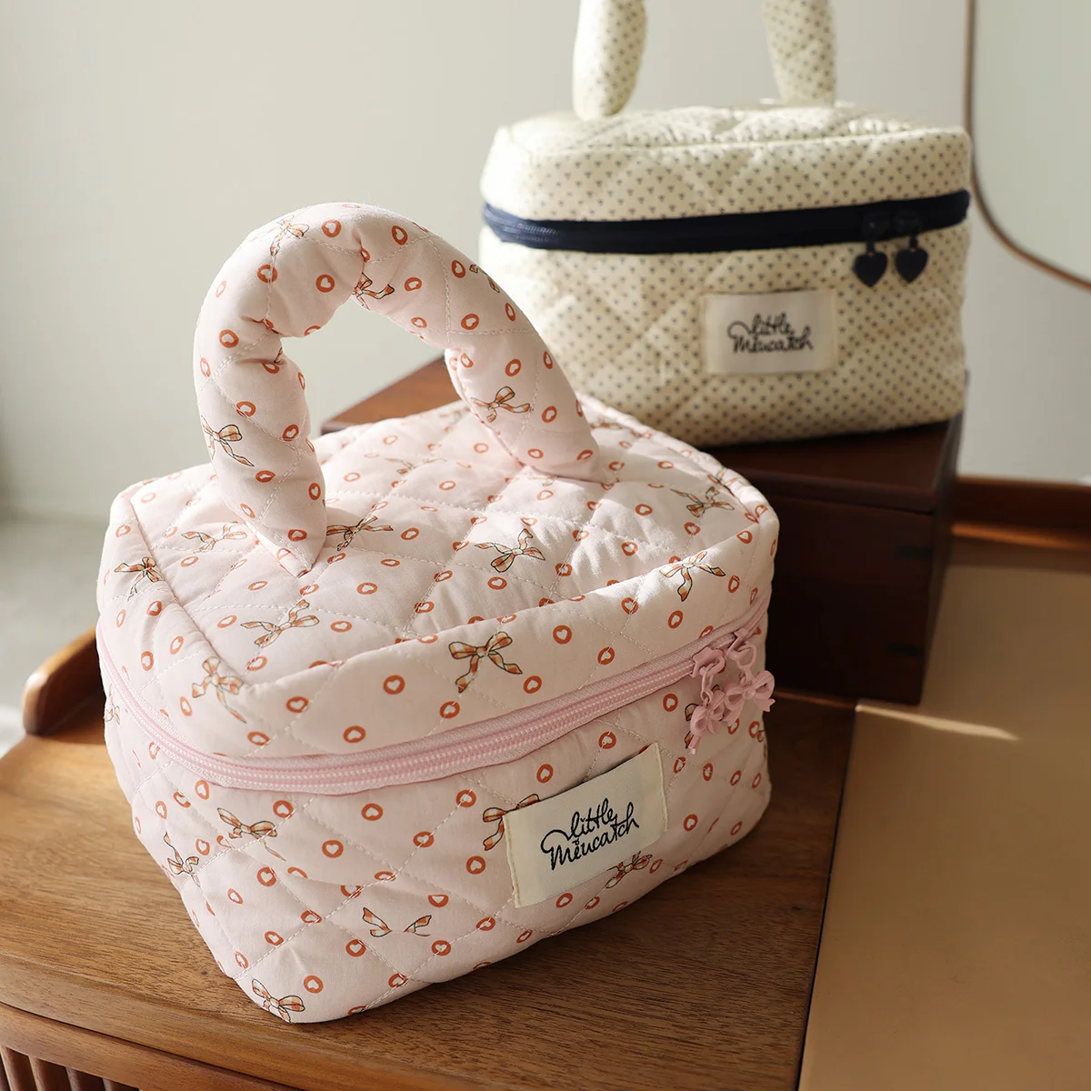 

Cosmetic and skin care storage box travel portable large capacity cosmetic bag hand luggage liner storage box makeup bag