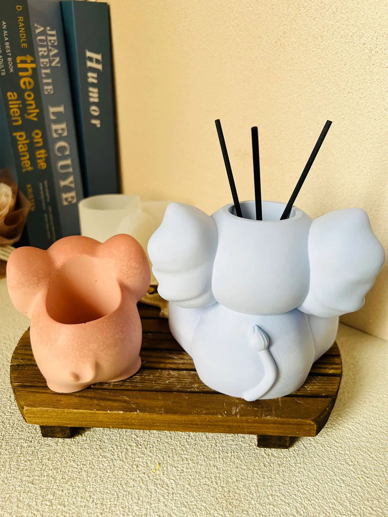 Cute Elephant Vase Plaster Mold Succulent Flowerpot Silicone Mold Concrete Aroma Stick Vessel Matches Pen Holder Planters Mold