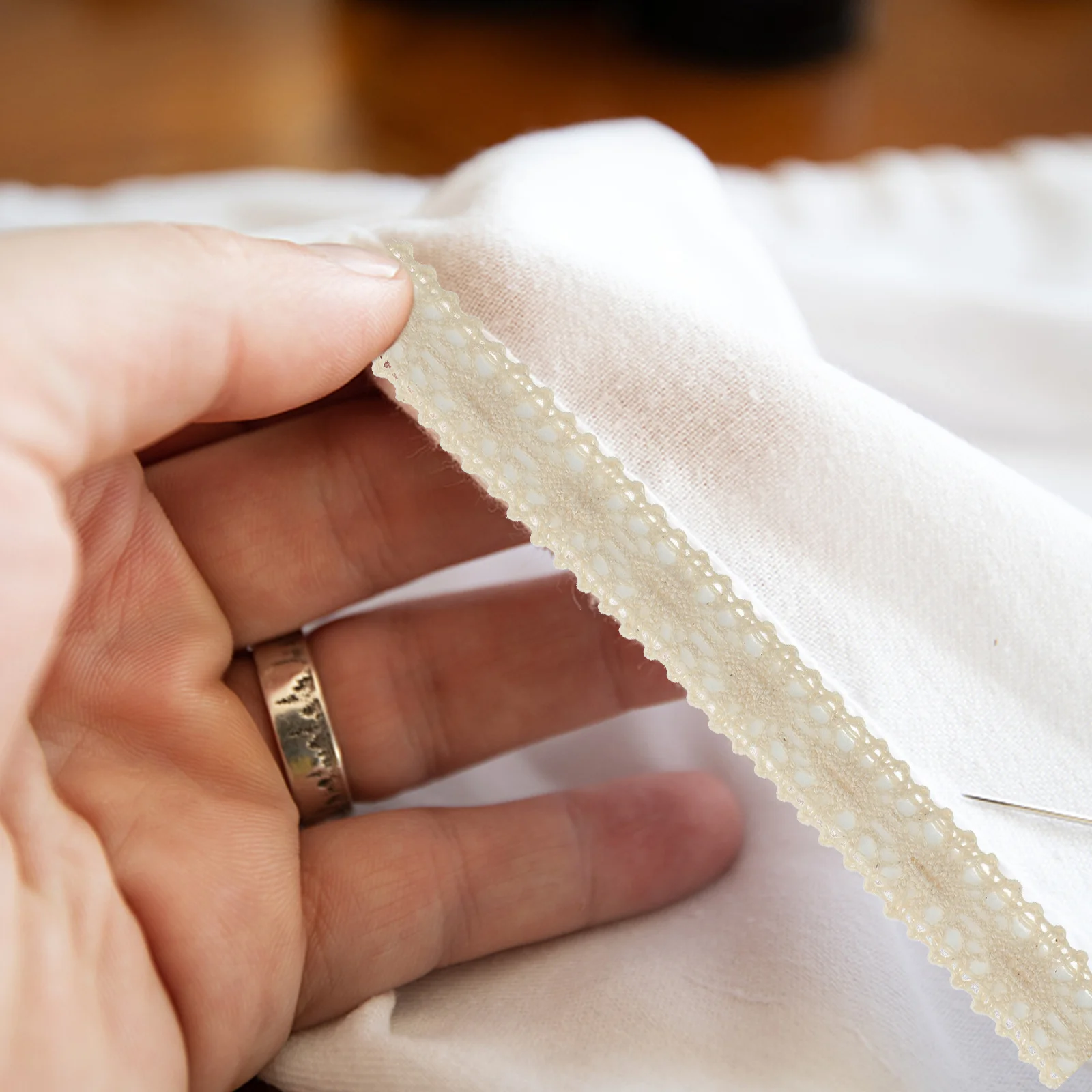 

2Pcs DIY Lace Crafts Tapes Reusable Decorative Tapes for Journal Calendar Phone Decoration Lightweight Portable Cotton Cloth