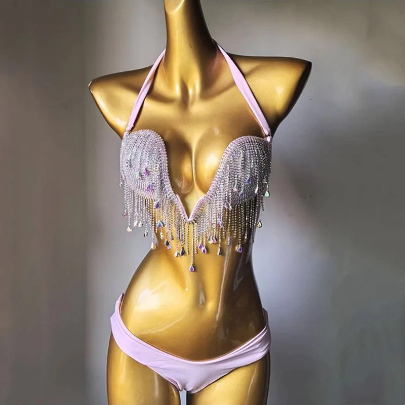 

Бар, ночной клуб, вечерние комплект бикини, женский DJ Pole Dance, розовый бюстгальтер со стразами и цепочкой, шорты, комплект из 2 предметов, клубный рейв-наряд, купальник для отпуска