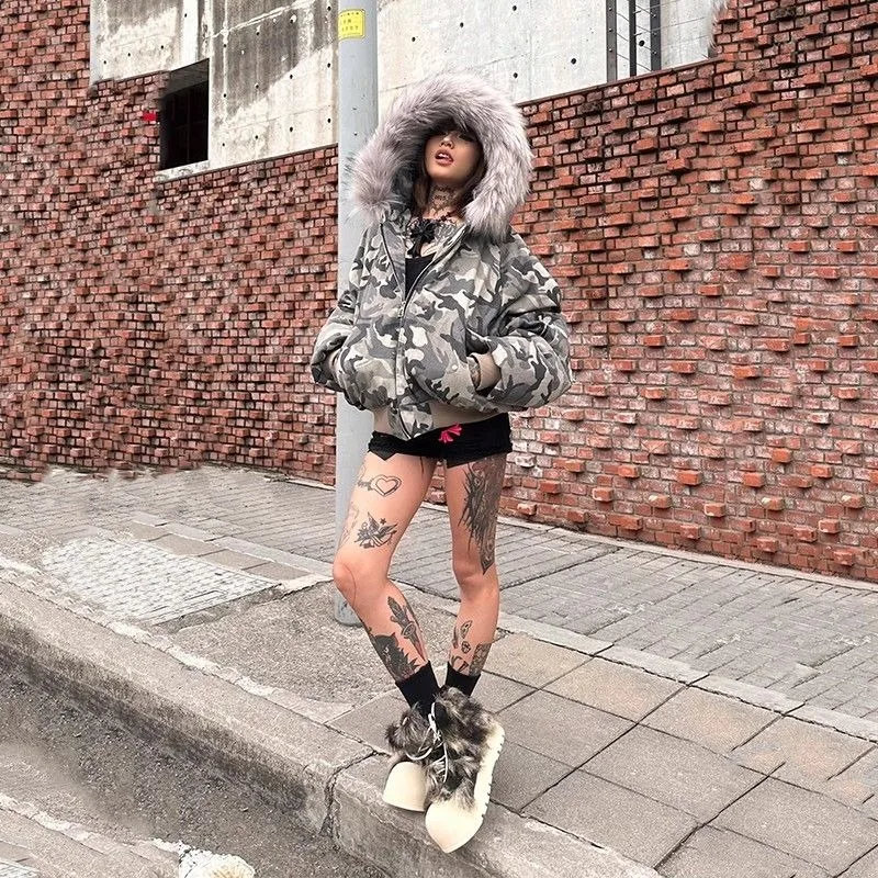 سترة رجالي مغسولة مموهة بأكمام راجلان وياقة من الفرو معطف شتوي سميك ودافئ ملابس الشارع الشهير Harajuku Fashion