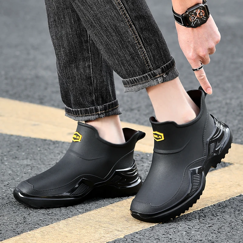 Low-Top Waterproof Anti-Slip Work Boots Men Women Outdoor Activity Shoes Comfortable Lightweight EVA Insole Wave Pattern Rubb...