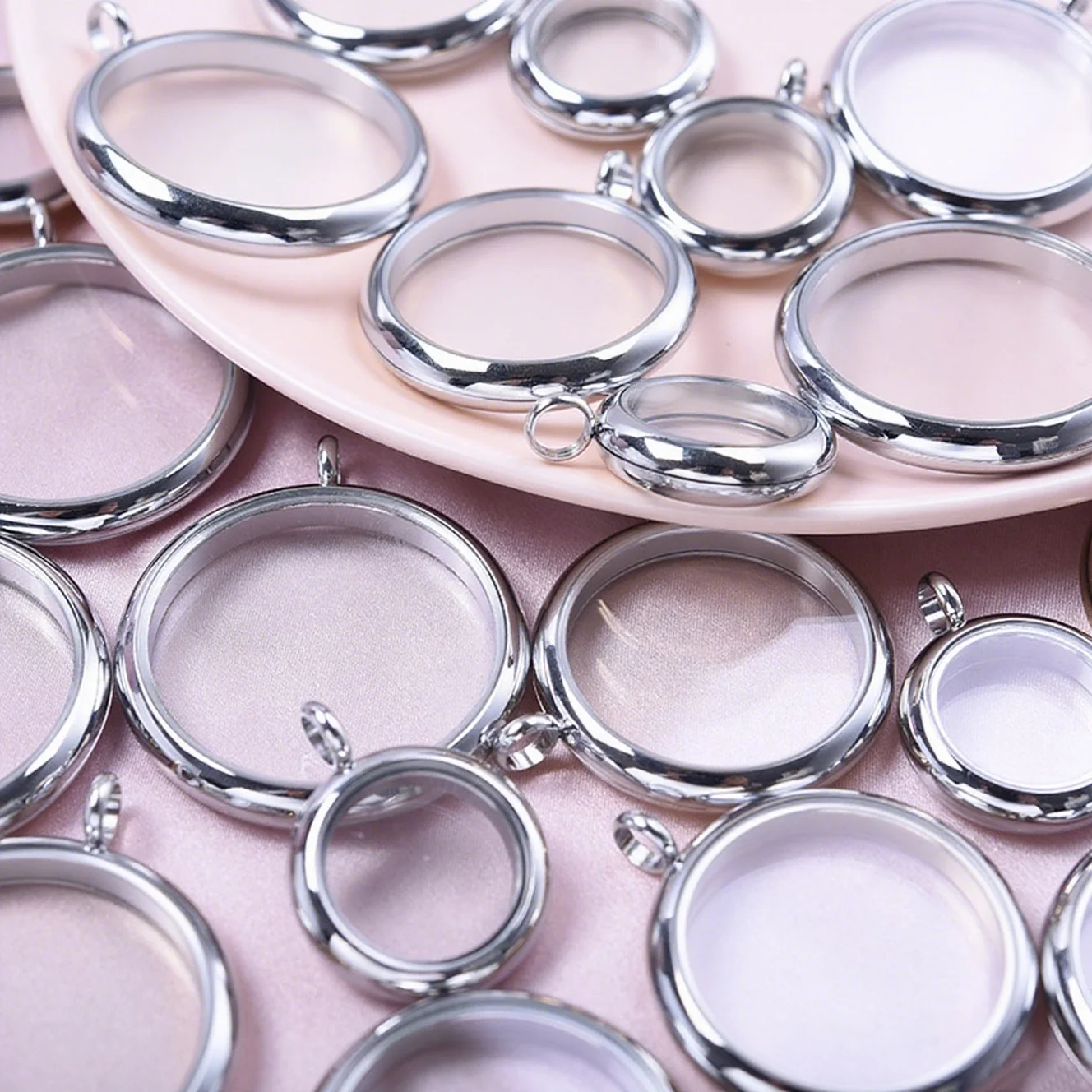 

No Fade 10-45mm Stainless Steel Round Living Photo Memory Locket Pendant Jewelry Making Supplies Floating DIY Medaillon‌ Bijoux