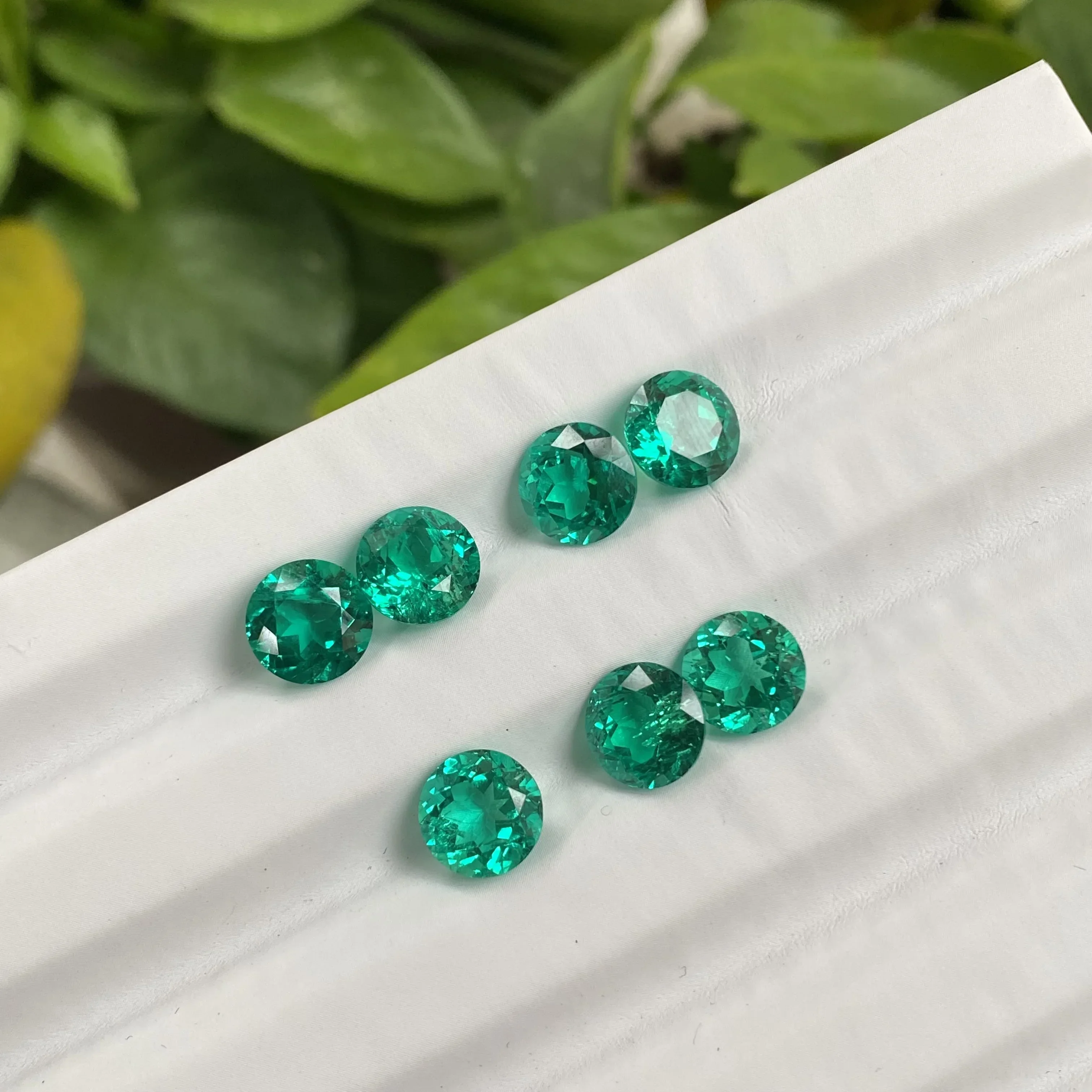 Ruihe Columbia Color Lab Grown Emerald Hand Made Gemstone for Jewelry Rings Earrings Making