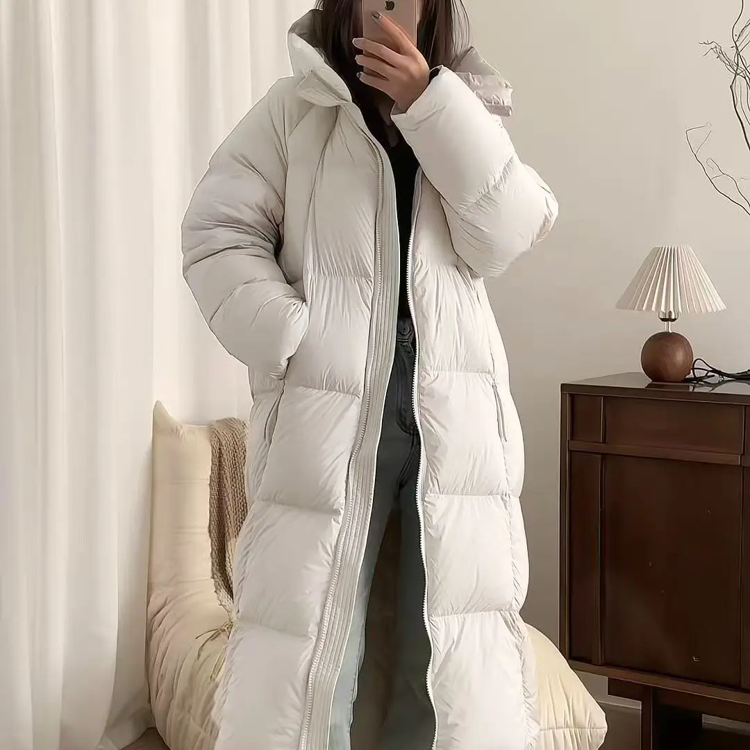 2025 Nuovo cappotto invernale con cappuccio giacca imbottita in cotone con pane addensato lungo sopra il ginocchio da donna