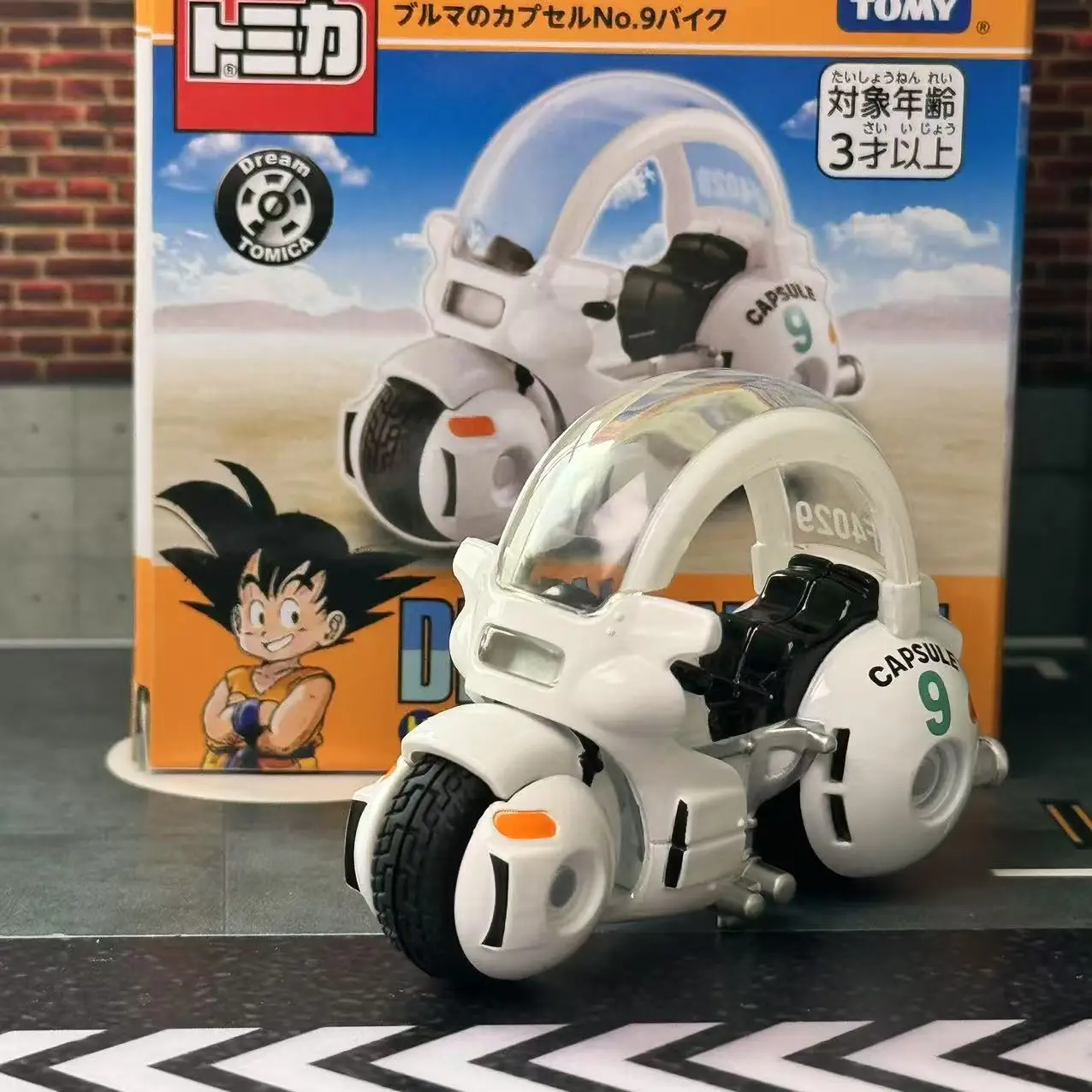 

Takara Tomy Tomica Dream Tomica x Dragon Ball Bloomers Capsule No.9 Bike Mini Car Toy Alloy Toy Diecast Metal Model for Children