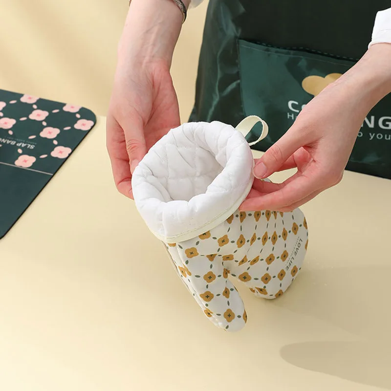 Cotton and Silicone Baking Gloves Microwave Oven Gloves Household Insulation Gloves Oven Anti-scalding Glove Kitchen Baking Tool
