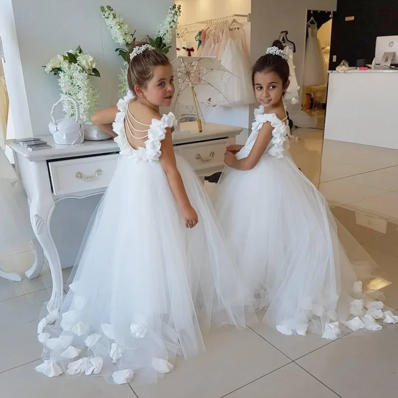 

White Flower Girl Dresses Tulle Puffy Appliques With 3D Petal Pearl Back Sleeveless For Wedding Birthday First Communion Gowns